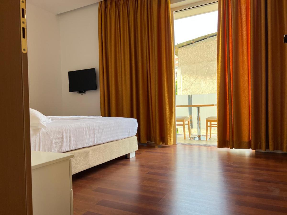 3B Suites Boutique Hotel Sarandë 외부 사진