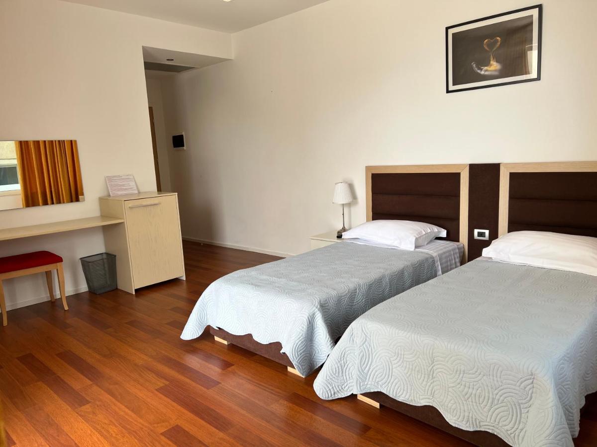 3B Suites Boutique Hotel Sarandë 외부 사진
