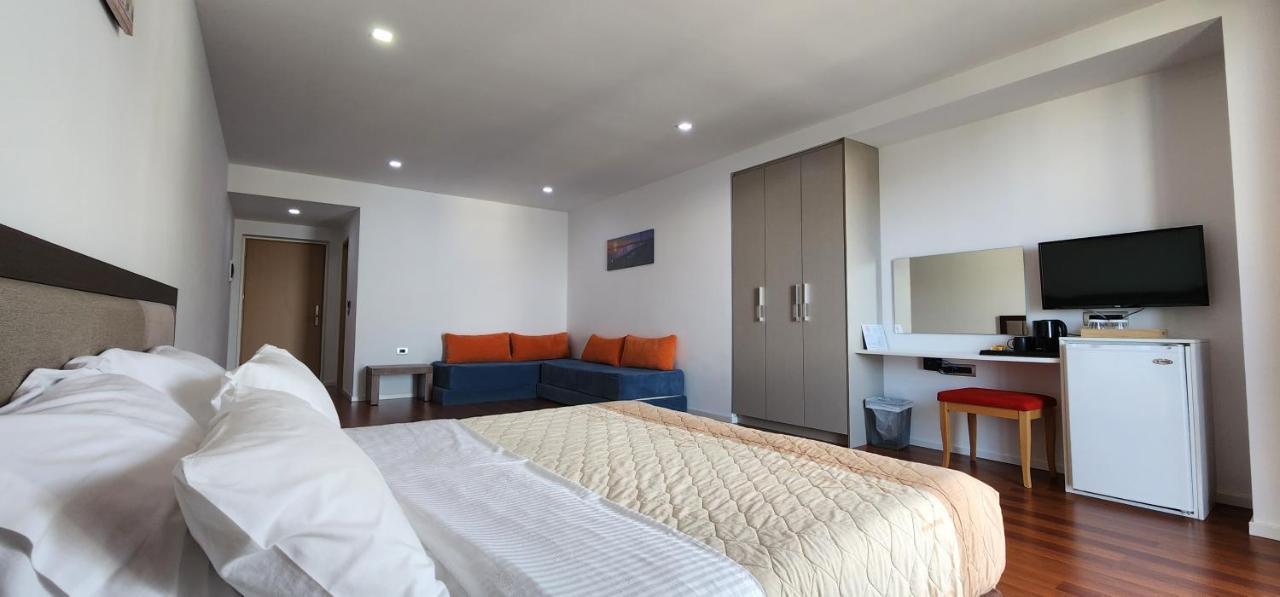 3B Suites Boutique Hotel Sarandë 외부 사진